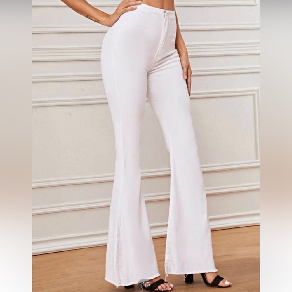 Extreme white flare jeans